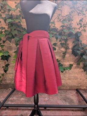 Women's Satin Pleated Midi Skirt - Burgundy